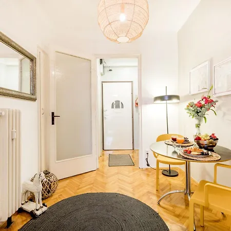 Chic Flat In Heritage Area Near The Center Apartment Budapest