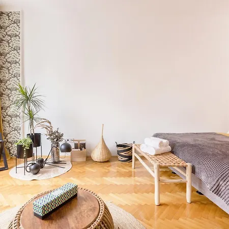 Apartmán Chic Flat In Heritage Area Near The Center *